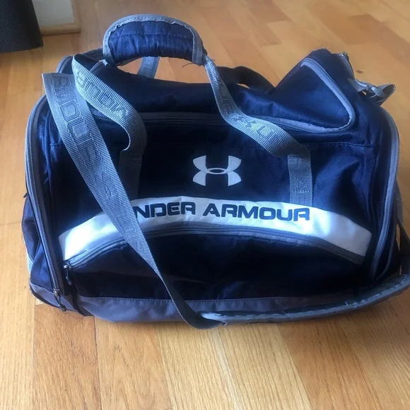 Under Armour duffle bag (last price drop) - Picture 1 of 7